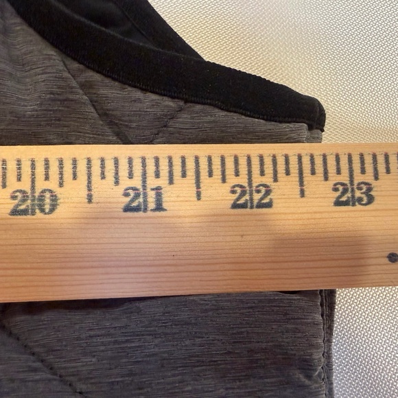 Banana Republic Unisex Large Gray Quilted/Water Resist Vest  Excellent Condition - Picture 9 of 13